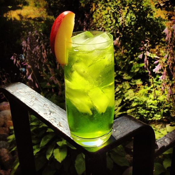 Midori Lemonade Drink Recept på goda drinkar Drinkoteket