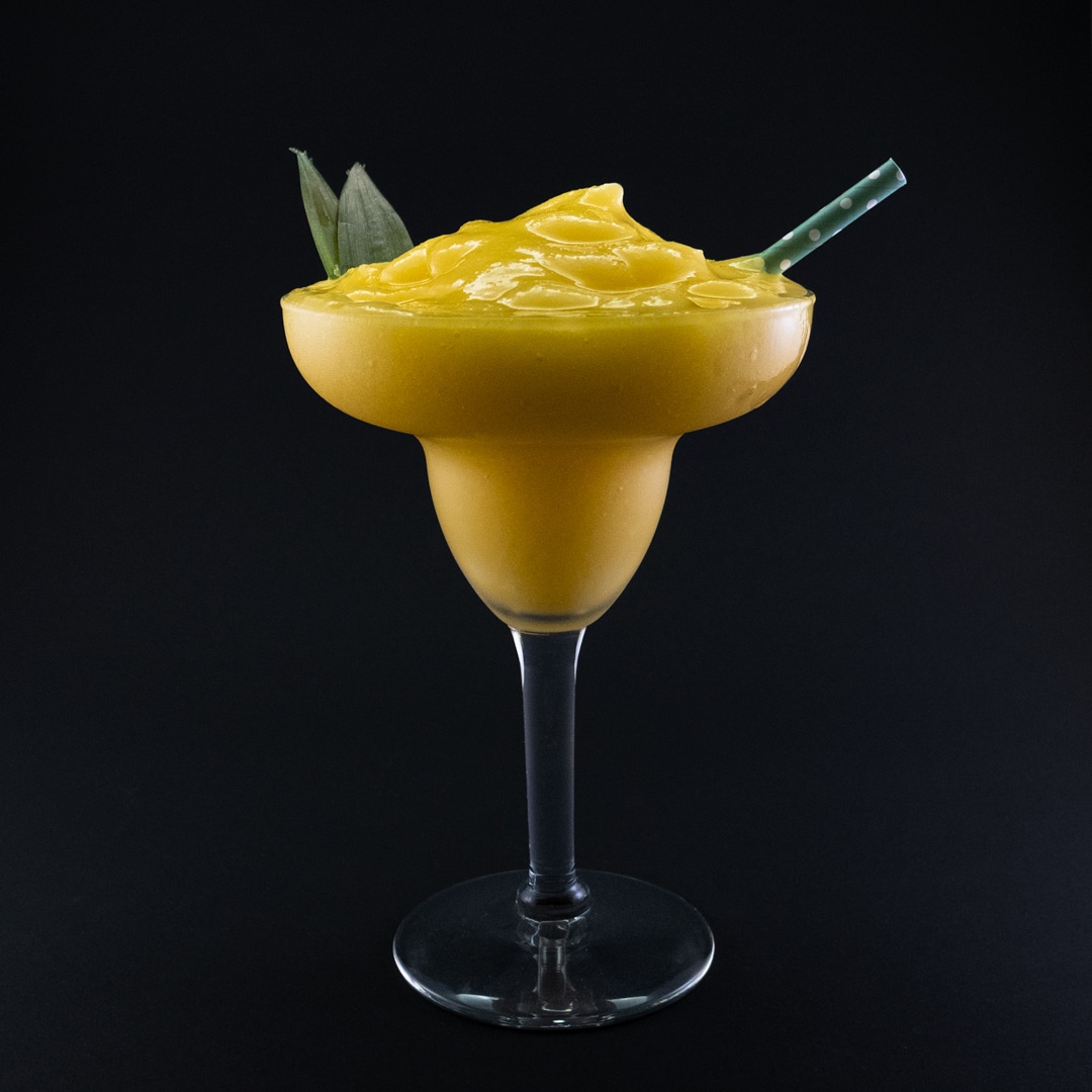 Frozen Pineapple Mango Daiquiri Recept - Goda drinkar online - Drinkoteket