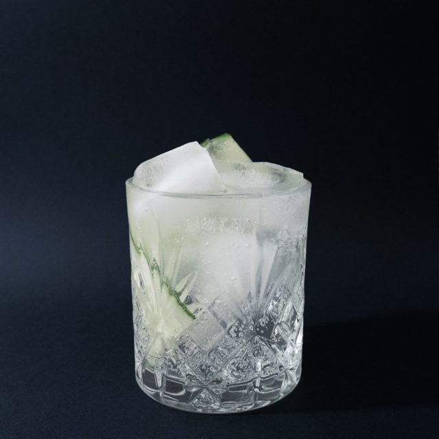 Hendrick's Gin & Tonic Recept GT med gurka Drinkoteket