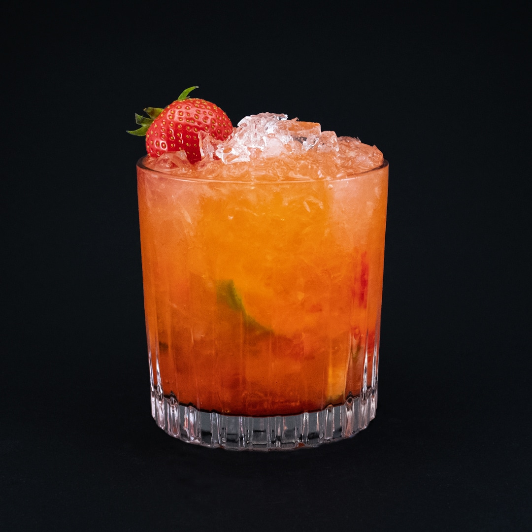 Strawberry Caipirinha Drink - Recept på goda drinkar - Drinkoteket